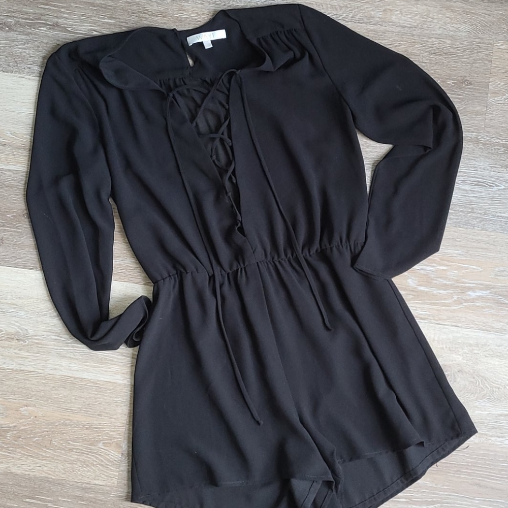WAYF Black Lace Up Long Sleeve Romper Size Small
